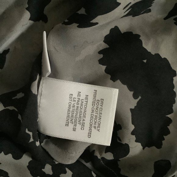 Joie 100% silk v neck blouse - Picture 3 of 6